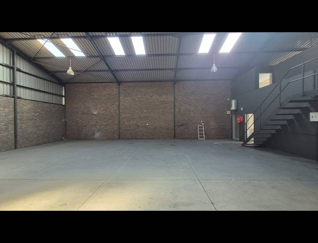 280M² FACTORY TO LET IN ANDERBOLT